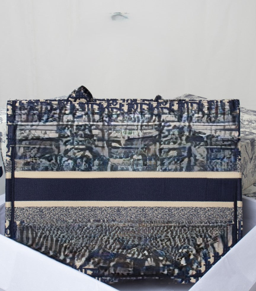 D Book Tote