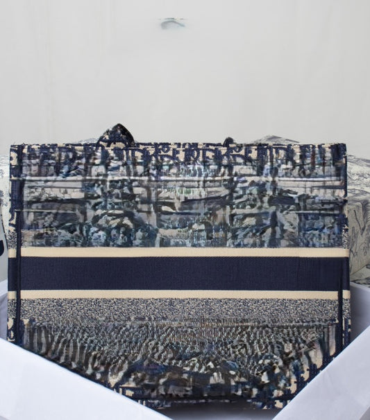 D Book Tote