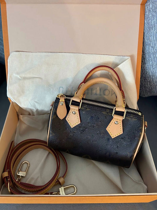 Bolso redondo pequeño